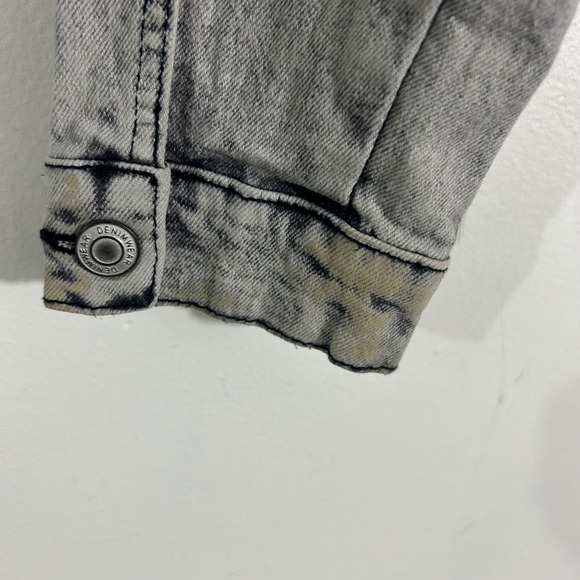 Ashley Vintage Charm Denim Jacket Gray Acid Wash Button Front Jean Jacket Womens - Picture 6 of 13